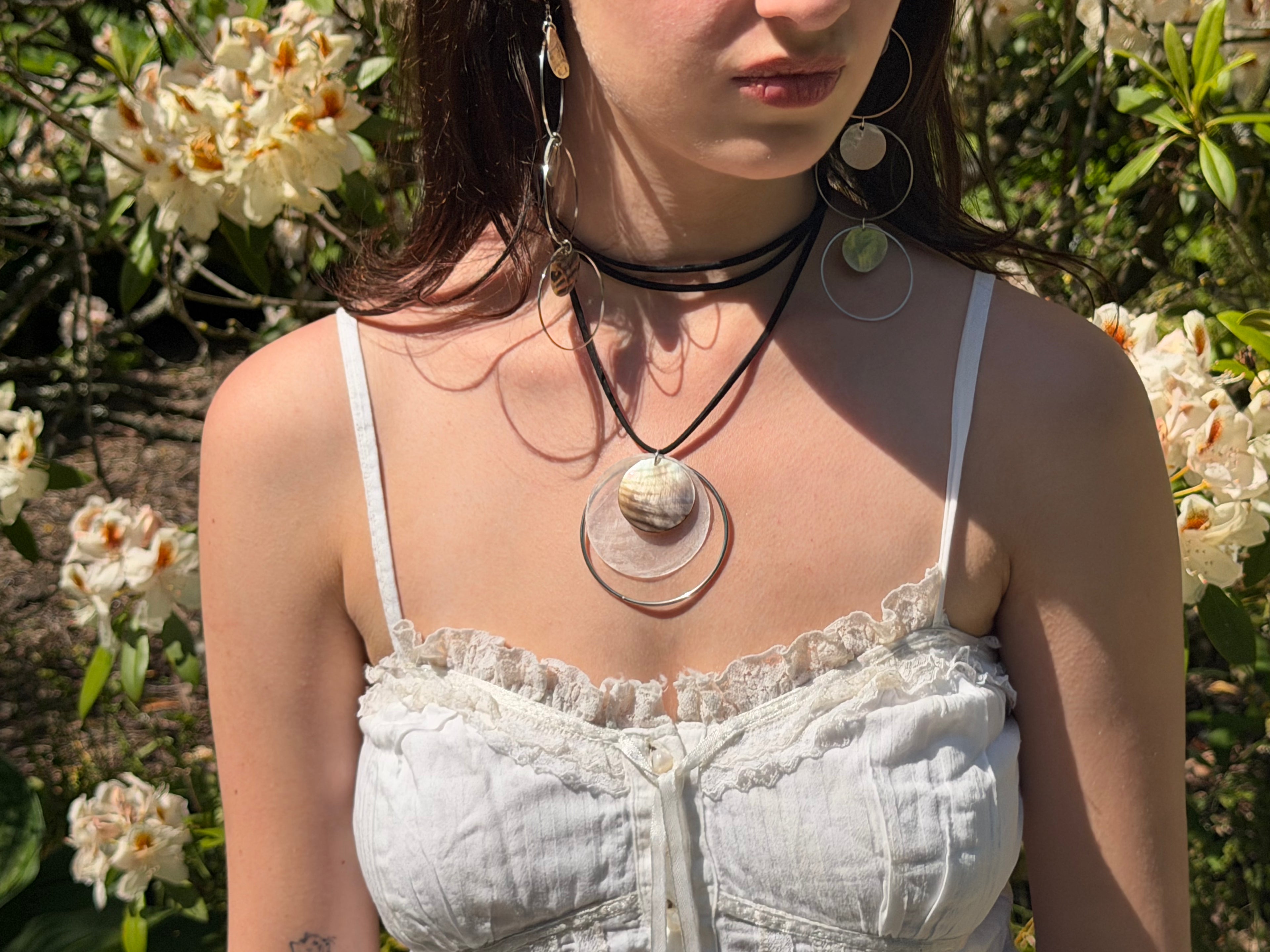 Suède Coastal Loop Necklace