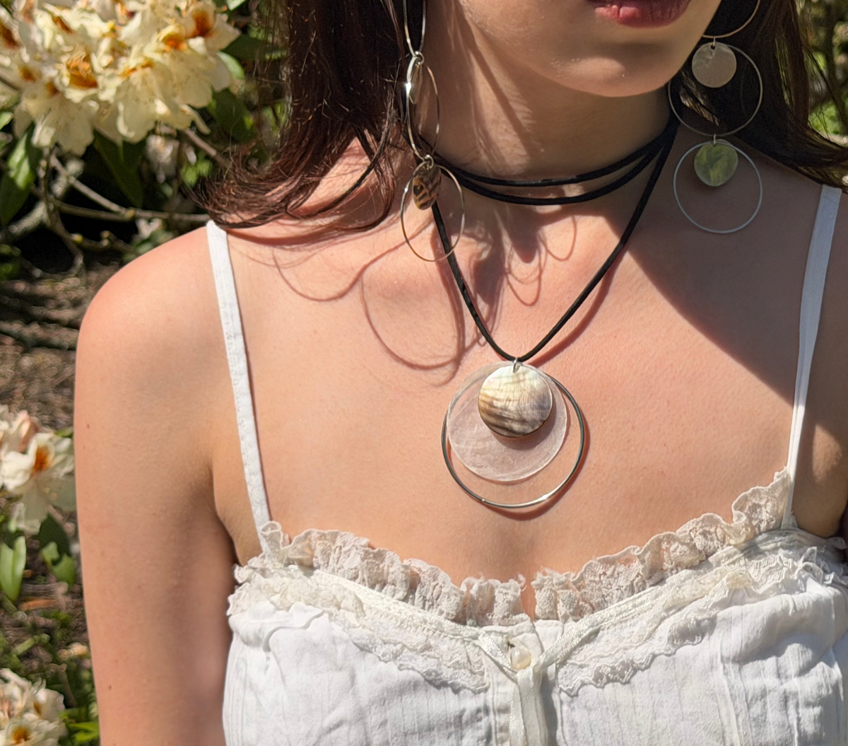 Suède Coastal Loop Necklace