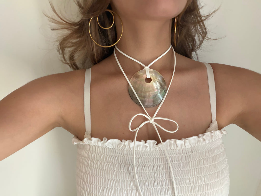 Suède Shell Necklace