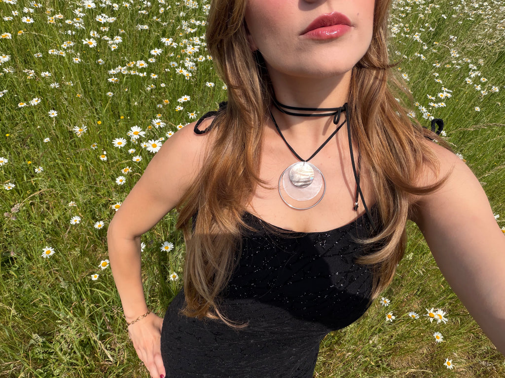 Suède Coastal Loop Necklace
