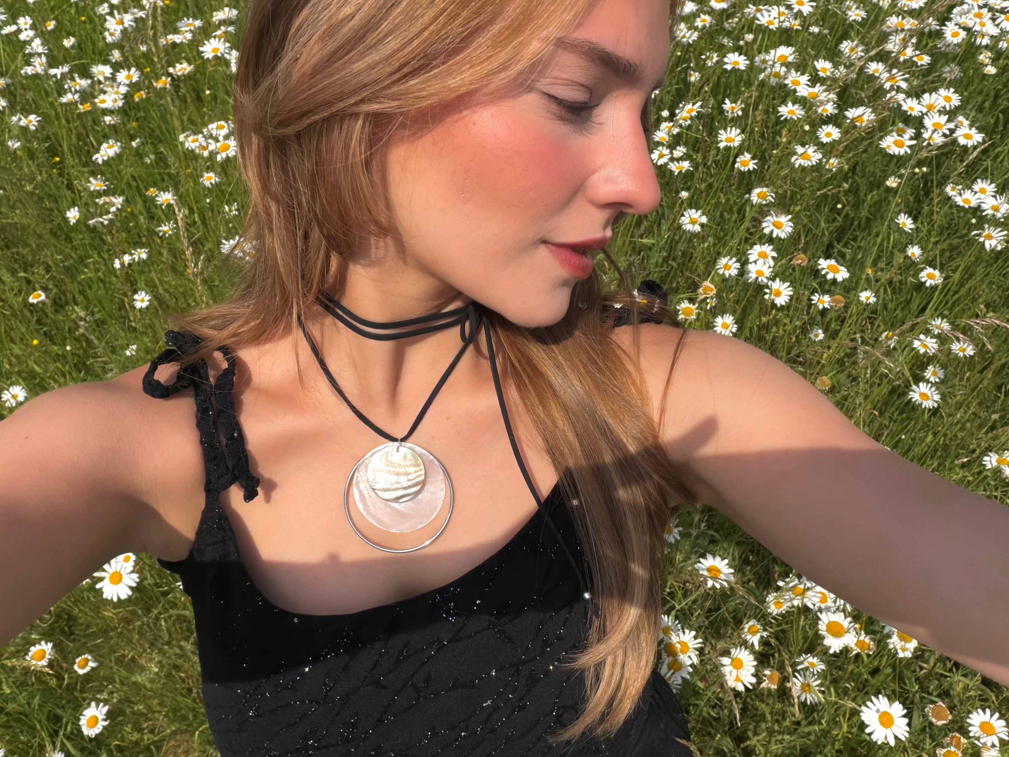 Suède Coastal Loop Necklace