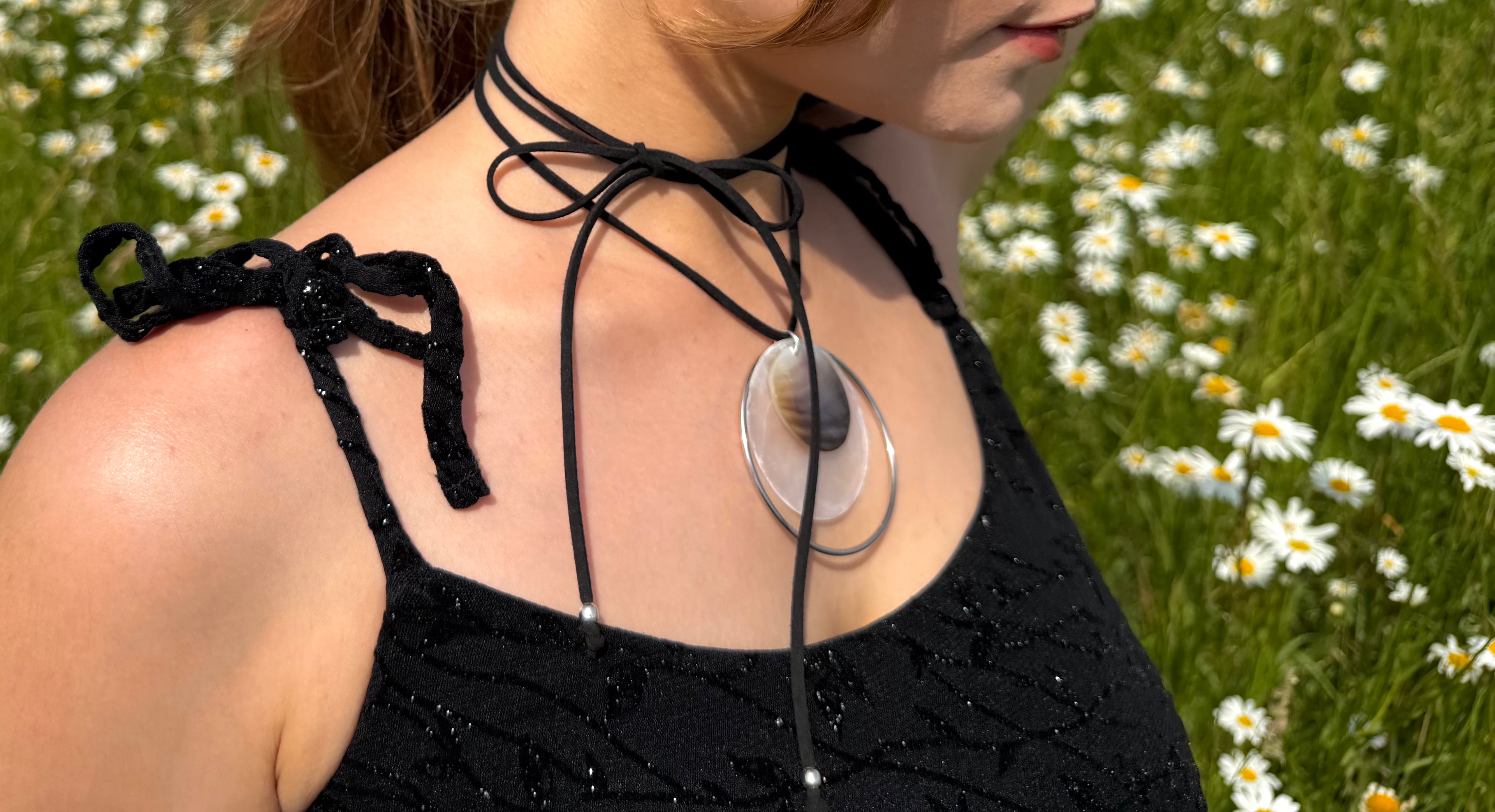 Suède Coastal Loop Necklace
